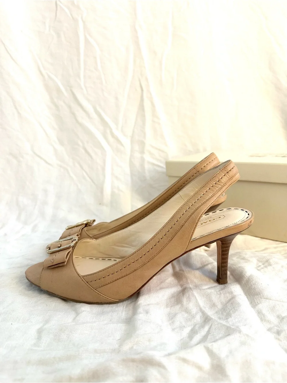 Coach elegant nude